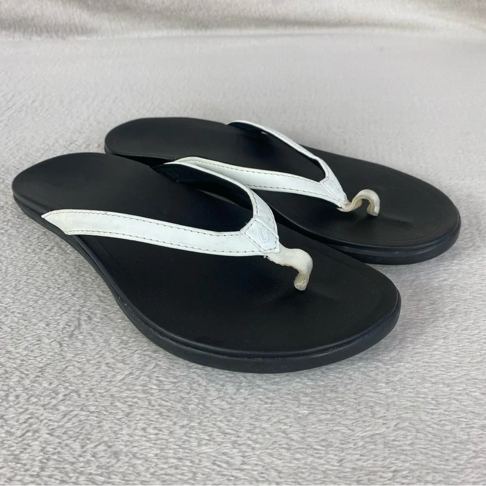 Olukai Ho'opio Women's Sandals Flip Flops Size 7 Black White Thong Beach Water